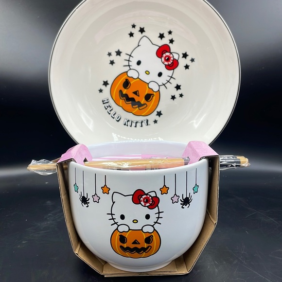 24HR DROP ⬇️ Hello Kitty Halloween plate & Bowl Set - Picture 1 of 9